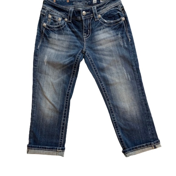 Miss Me Cuffed Capri Medium Wash NWT Size 26 - Picture 6 of 12